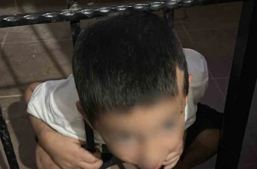 Batman’da balkona kafası sıkışan çocuk itfaiye tarafından kurtarıldı 