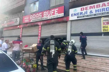 Batman’da büfe alevlere teslim oldu
