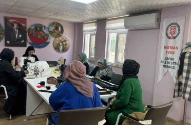 Batman’da kadınlar ilmek ilmek geleceği dokuyor 