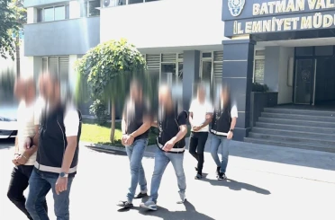 Batman’da pamuk yüklü iki tırda 112 kilo esrar ele geçirildi 