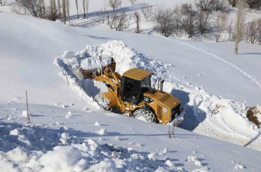 Battalgazi Belediyesi kırsalda kapalı yolları açtı 