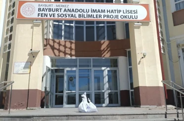 Bayburt Anadolu İHL öğrencileri 55 kilogram atık pil topladı 