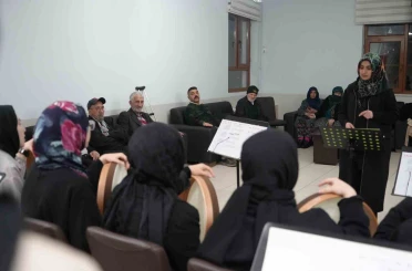 Bayburt huzurevinde manevi buluşma: Bendirler çalındı, ilahiler söylendi 