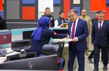 Bayburt’ta 112 Acil Çağrı Merkezi personelinin yeni yılı kutlandı 