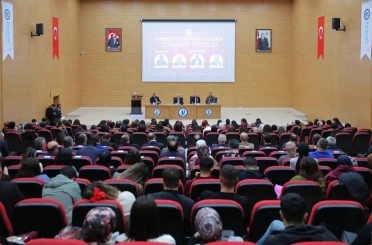 Bayburt’ta ‘Cumhuriyetin İkinci Asrında Türkiye Yüzyılı’ paneli düzenlendi 