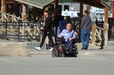 Bayburt’ta ehliyetsiz sürücü engelli vatandaşa çarpıp kaçtı: "Sadece ben değil, insanlık ve vicdan da yaralandı" 