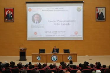Bayburt’ta ’Gençler Peygamberimizle Değer Kazandı’ konulu konferans düzenledi 