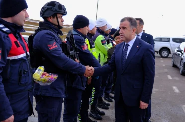 Bayburt’ta görev başındaki güvenlik güçlerinin bayramı kutlandı 