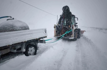 Bayburt’ta karla mücadele çalışmaları aralıksız sürüyor 