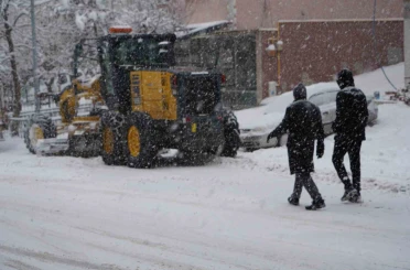 Bayburt’ta lapa lapa kar yağışı etkili oluyor 