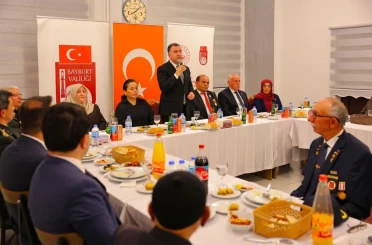 Bayburt’ta şehit aileleri ve gaziler onuruna yemek verildi 