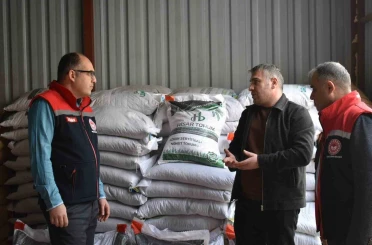 Bayburt’ta üreticilere yüzde 50 hibeli yem bezelyesi tohumu dağıtıldı 