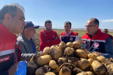 Bayburt’un köylerindeki üreticilere tarımsal bilgilendirme 