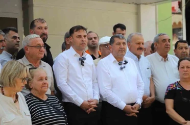 Bayındır’da CHP’den toplu istifa: Belediye Başkanı Sakarsu ve partililer Yeni Parti’ye katıldı 