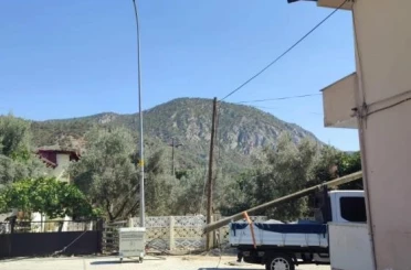 Bayırköy’de telefon direği onarılıyor, internet erişimi kısa sürede sağlanacak 