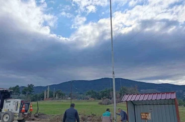 Bayrak direğinin ipini çaldılar 