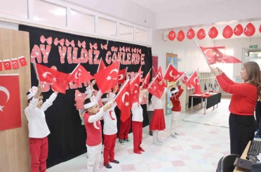 Bayrak sevgisi sınıflarda yankılandı 