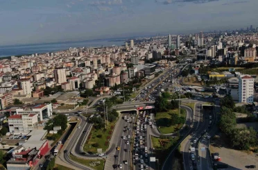 Bayram tatili sona erdi: D-100’de yoğunluk oluştu 