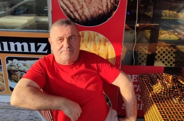 Bayrampaşa’da "laf atma" tartışmasında silahlar konuştu: Tarafları ayırmak isteyen esnaf kurşunların hedefi oldu 
