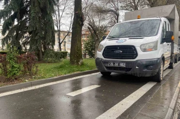 Belediye kendi yaptığı bisiklet yolunu kapattı 