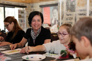 Belediyeden çocuklara yönelik yılbaşı atölyesi 