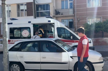 Benzin doldurulan motorlu tırpan alev aldı, çıkan yangında 2 kişi dumandan etkilendi 