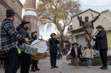 Bergamalı kadınlardan tarihi arastada panayır 