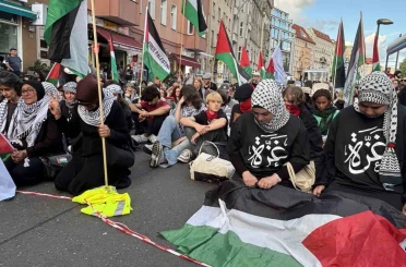 Berlin’deki Filistin gösterisinde polisten sert müdahale 