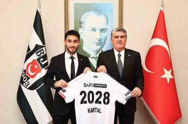Beşiktaş, Kartal Kayra Yılmaz’ın sözleşmesini uzattı 