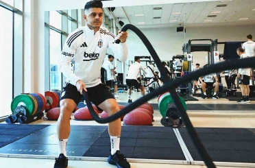 Beşiktaş, salonda çalıştı 