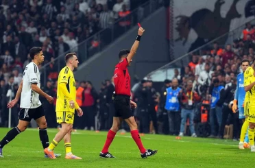 Beşiktaş’ın kaptanı Orkun Kökçü, Fenerbahçe derbisinde kırmızı kart gördü! 