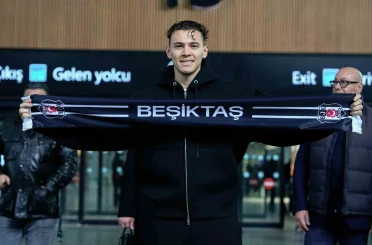 Beşiktaş’ın yeni transferi Kristjan Asllani, İstanbul’a geldi 