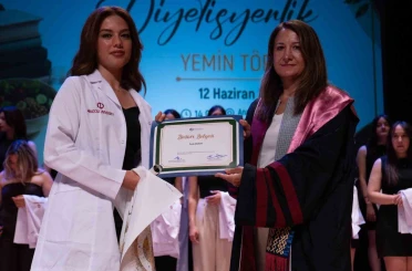Beslenme ve Diyetetik Bölümü mezunları diyetisyenlik yemini etti 