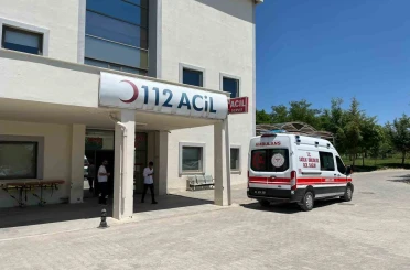 Besni’de otomobil şarampole yuvarlandı: 2 yaralı 