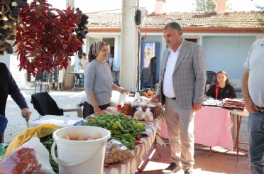 Beyağaç’ın yöresel ürünleri bağbozumu şenliğinde tanıtıldı 