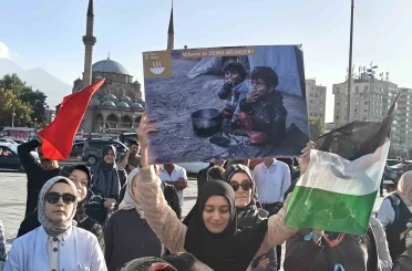 Beyaz önlüklüler Gazze için yürüdü 