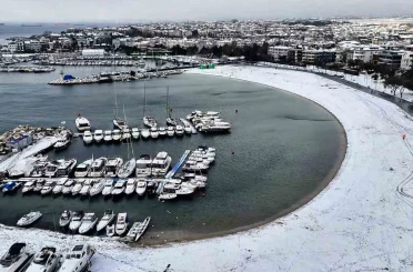 Beyaza bürünen Yeşilköy sahili havadan görüntülendi 