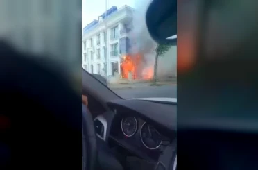Beylikdüzü’nde iş yeri alevlere teslim oldu 