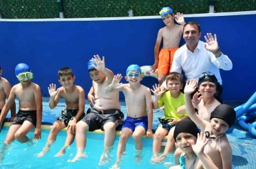 Beylikova Belediyesi yaz dönemi ücretsiz yüzme kurslarını başlattı 