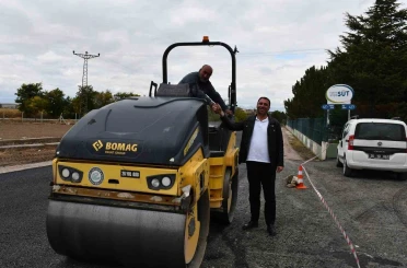 Beylikova Tarım Kredi Süt Fabrikası yolları sıcak asfaltla yenilendi