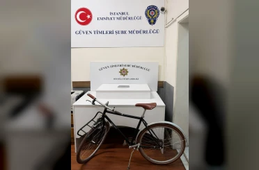 Beyoğlu’nda bisiklet çalan hırsız kamerada 