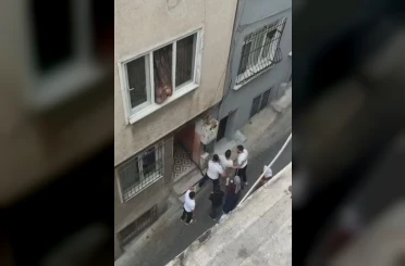 Beyoğlu’nda eniştesinin dükkanında saçını yaptırdı, para tartışması sonrası ortalık karıştı 