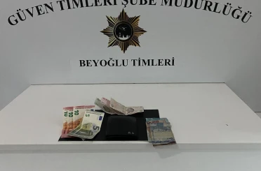 Beyoğlu’nda güven timleri yankesiciyi suçüstü yakaladı 