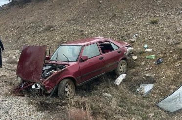 Beyşehir'de devrilen otomobildeki 5 kişi yaralandı
