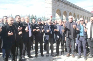 Beyşehir Gölü kıyısında rahmet ve berekete şükür için eller duaya açıldı 