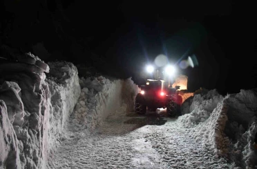 Beytüşşebap’ta kar kalınlığı 2 metreyi buldu 