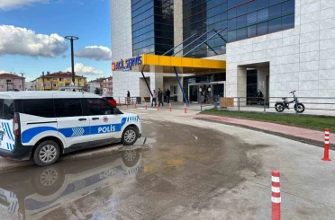 Bıçakla dehşet saçmıştı: O anlar kamerada 