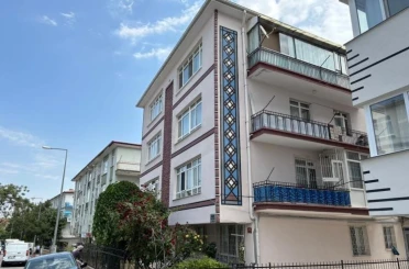 Bıçakla yaraladığı babası tarafından öldürülen saldırganın 8 farklı suçtan kaydı olduğu ortaya çıktı 