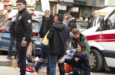 Bıçaklı kavgada 1'i ağır 8 kişi yaralandı