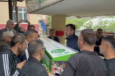 Bıçaklı kavgada yaşamını yitiren kadın toprağa verildi